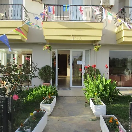 Hotel Mandarin Beach *