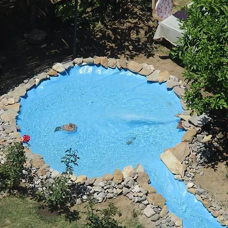 Mandarin Beach Hotel *