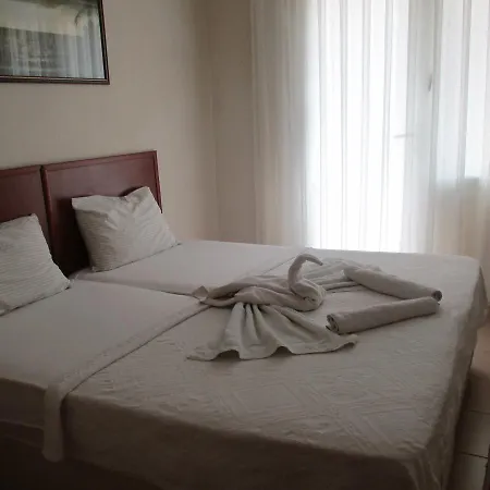 Mandarin Beach Hotel *