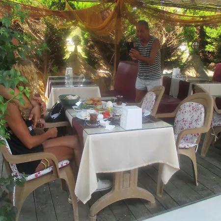 Hotel Mandarin Beach